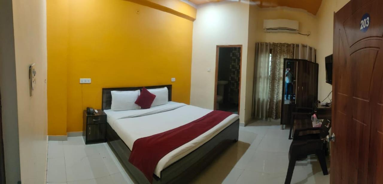 Hotel Suraj Rishīkesh Oda fotoğraf